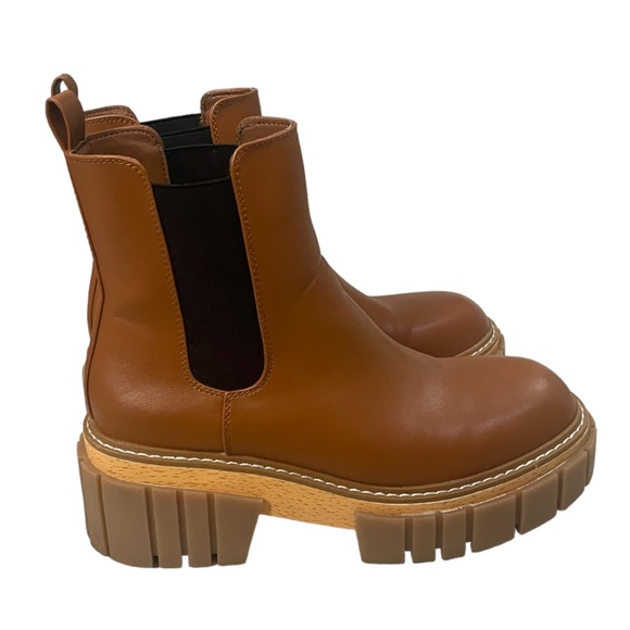 Madden Girl Pheobe Women's Platform Lug Sole Chelsea Boot LIKE NEW - Picture 4 of 16